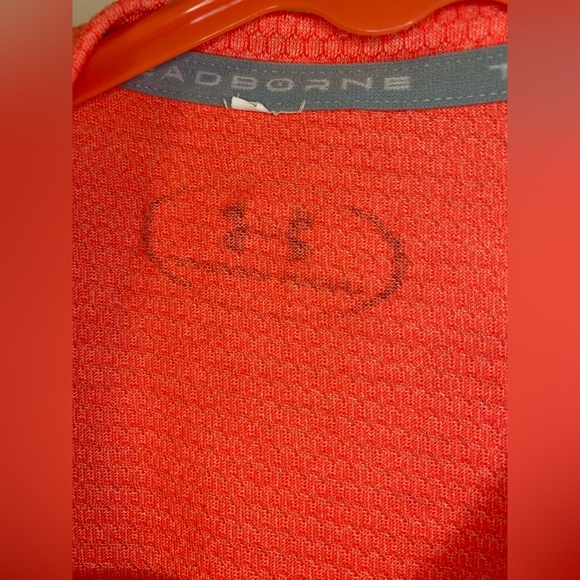 Under Armour Tee Shirt - Picture 6 of 7
